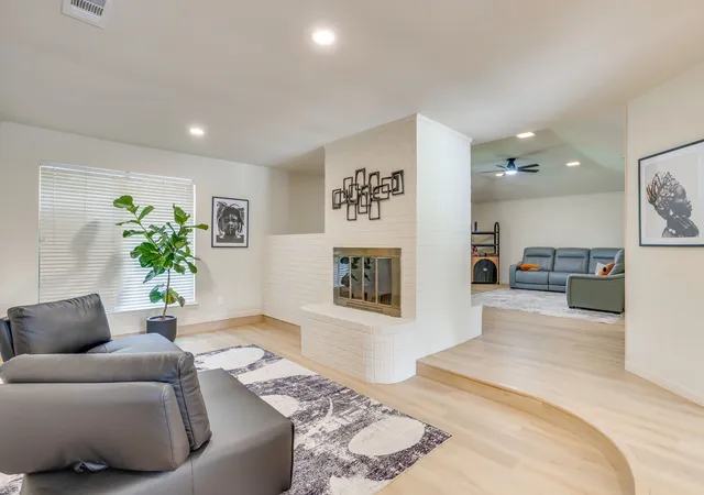 Photo 4 of Single family home for sale at 4424 Foxfire Wy, Fort Worth, TX 76133 | MLS# 21285711 | Listing updated on 2026-09-09