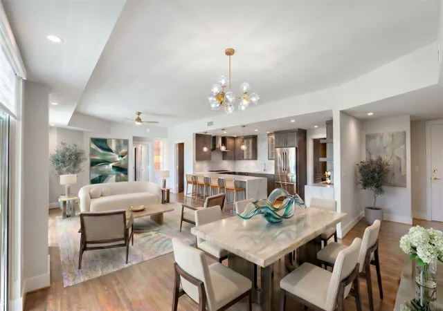 Listing Photo 2 - Condo for sale in The Mayfair located at 3401 Lee Pkwy, Dallas, TX 75219 - Unit #1906
