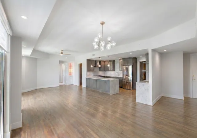 Listing Photo 3 - Condo for sale in The Mayfair located at 3401 Lee Pkwy, Dallas, TX 75219 - Unit #1906