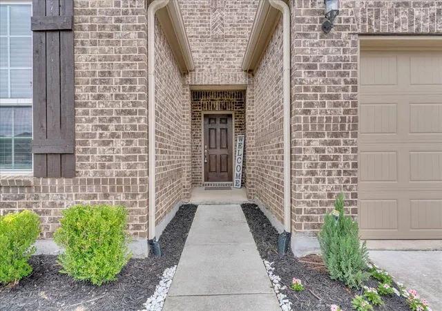 Photo 3 of Single family home for sale at 3210 S Linham Dr, Venus, TX 76084 | MLS# 21298219 | Listing updated on 2026-09-15