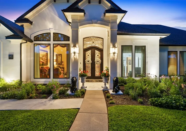 Photo 3 of Single family home for sale at 107 Nob Hill Ln, Red Oak, TX 75154 | MLS# 21293477 | Listing updated on 2026-09-14