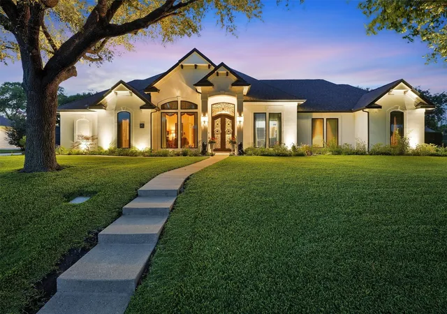 Photo 3 of Single family home for sale at 107 Nob Hill Ln, Red Oak, TX 75154 | MLS# 21293477 | Listing updated on 2026-10-02