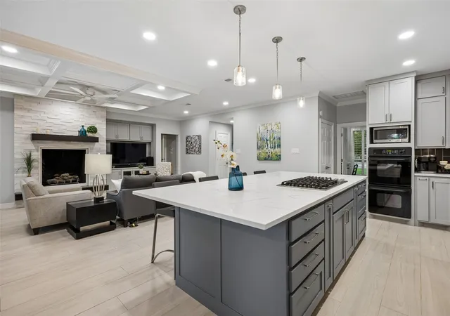 Photo 3 of Sale Pending at 5617 Hunterwood Ln, Arlington, TX 76017 | MLS# 21298217 | Listing updated on 2026-09-14