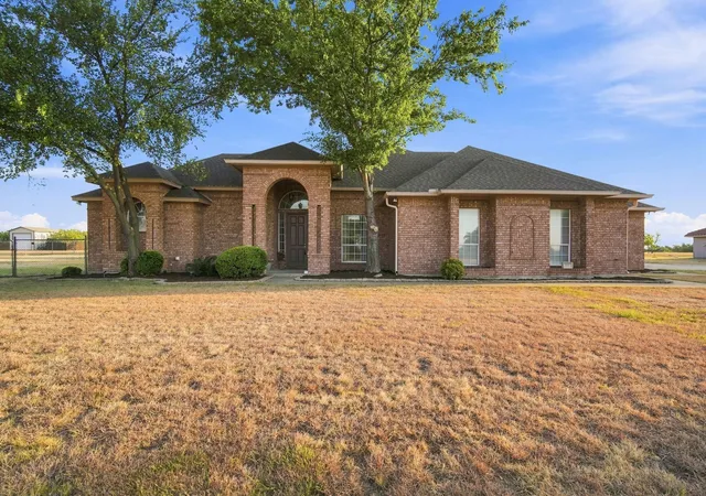 Photo 2 of Sale Pending at 431 Mcalpin Rd, Midlothian, TX 76065 | MLS# 21296310 | Listing updated on 2026-09-28