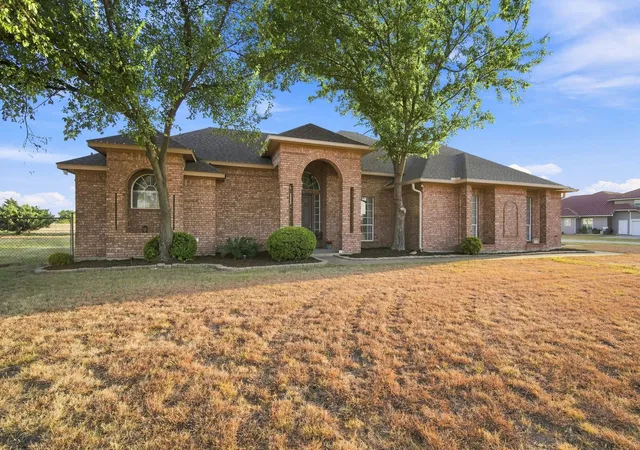 Photo 3 of Sale Pending at 431 Mcalpin Rd, Midlothian, TX 76065 | MLS# 21296310 | Listing updated on 2026-09-28