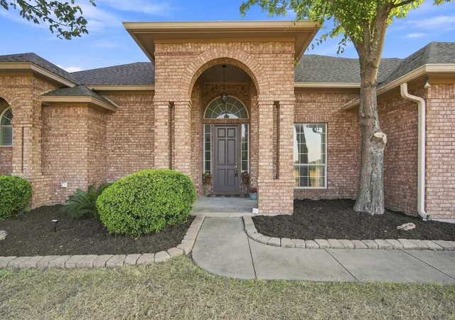 Photo 3 of Sale Pending at 431 Mcalpin Rd, Midlothian, TX 76065 | MLS# 21296310 | Listing updated on 2026-09-28