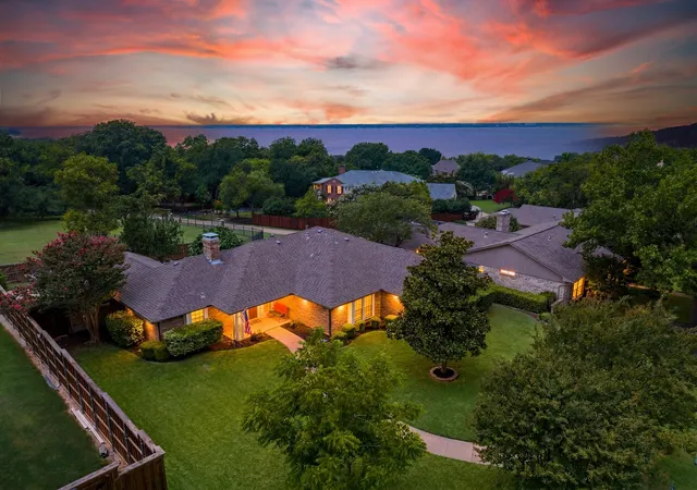 Photo 2 of Single family home for sale at 107 Becky Ln, Rockwall, TX 75087 | MLS# 21297902 | Listing updated on 2026-09-12