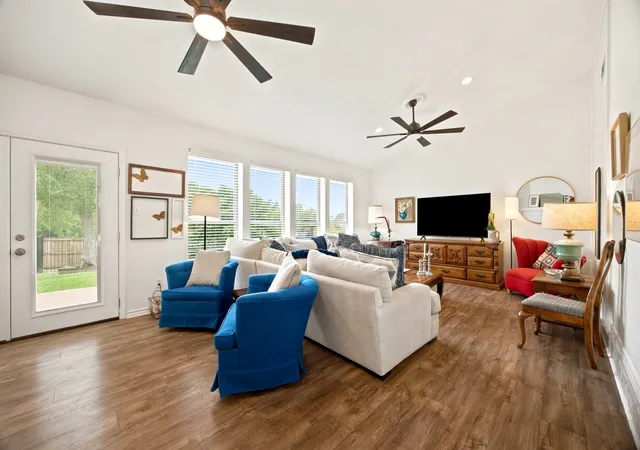 Photo 4 of Single family home for sale at 107 Becky Ln, Rockwall, TX 75087 | MLS# 21297902 | Listing updated on 2026-09-12