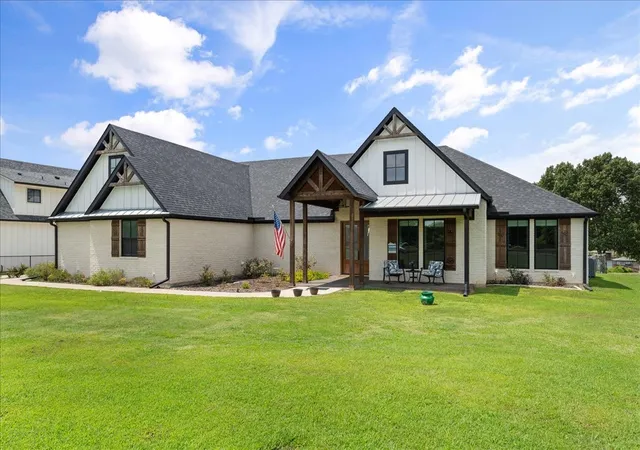 Photo 3 of Single family home for sale at 480 County Road 1927, Yantis, TX 75497 | MLS# 21298503 | Listing updated on 2026-10-02