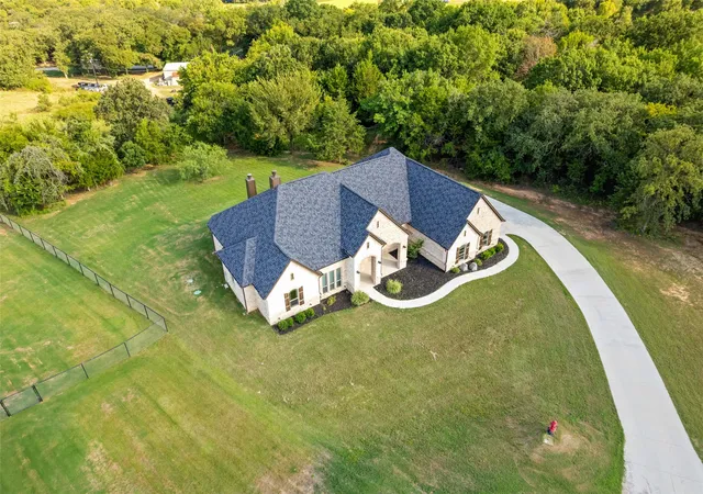 Photo 1 of Single family home for sale at 1055 Meadow Wood Ter, Azle, TX 76020 | MLS# 21294878 | Listing updated on 2026-09-12
