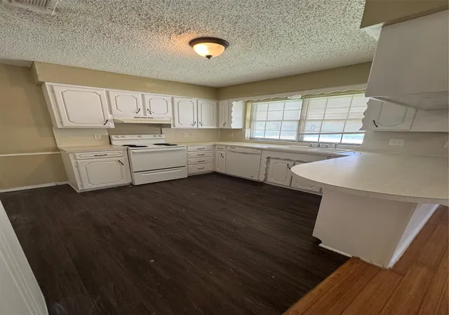 Photo 4 of Single family home for sale at 512 E Willow Ln, Princeton, TX 75407 | MLS# 21298453 | Listing updated on 2026-09-08