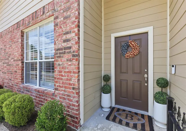 Photo 3 of Sale Pending at 9825 Spire Ln, Plano, TX 75025 | MLS# 21294506 | Listing updated on 2026-09-15