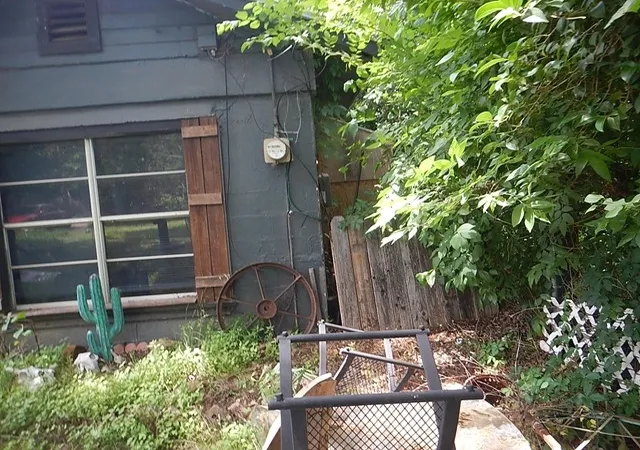 Photo 4 of Sale Pending at 319 Church Ave, Waco, TX 76706 | MLS# 21297915 | Listing updated on 2026-09-08