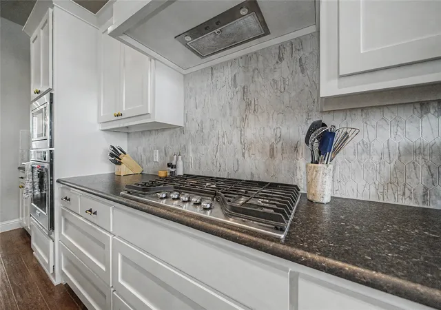 Photo 3 of Single family home for sale at 115 Trace Dr, Weatherford, TX 76087 | MLS# 21288393 | Listing updated on 2026-09-12