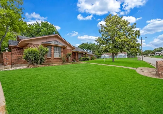 Photo 2 of Single family home for sale at 6241 Onyx Dr S, North Richland Hills, TX 76180 | MLS# 21297996 | Listing updated on 2026-09-11