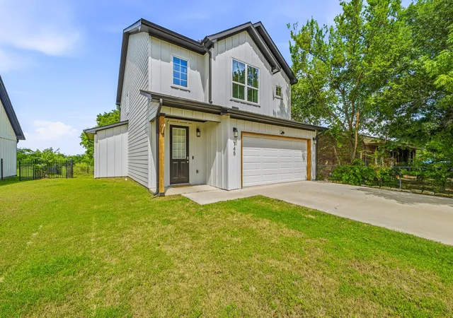 Photo 1 of Single family home for sale at 745 N Miller Ave, Stephenville, TX 76401 | MLS# 21298784 | Listing updated on 2026-09-23