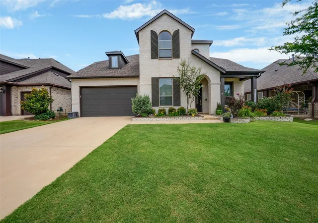 Photo 1 of Sale Pending at 1305 Mill Pl, Aubrey, TX 76227 | MLS# 21287187 | Listing updated on 2026-09-23