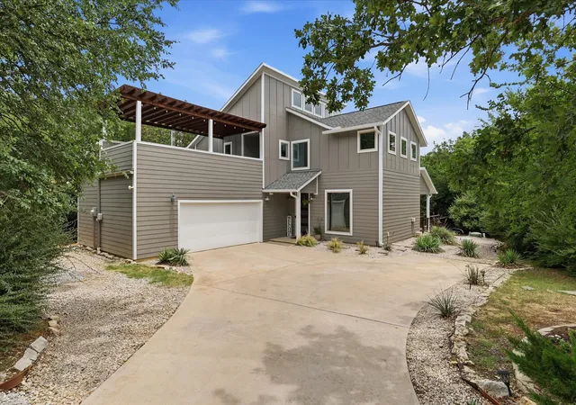 Photo 3 of Single family home for sale at 521 Diamond Point Dr, Little Elm, TX 75068 | MLS# 21237992 | Listing updated on 2026-09-09