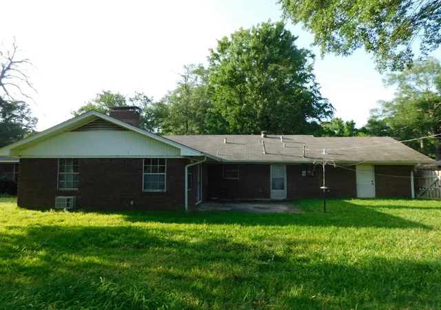 Photo 3 of Single family home for sale at 45 Broadmoor Dr, Texarkana, AR 71854 | MLS# 21298838 | Listing updated on 2026-09-29