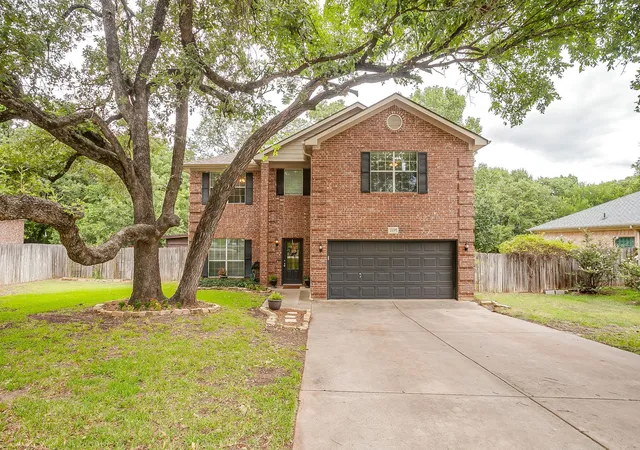 Photo 2 of Single family home for sale at 2137 Country Brook Dr, Weatherford, TX 76087 | MLS# 21291615 | Listing updated on 2026-09-14