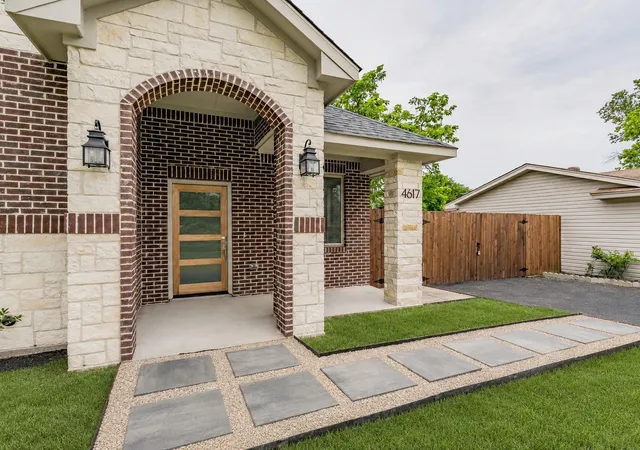 Photo 2 of Single family home for sale at 4617 Merida Ave, Fort Worth, TX 76115 | MLS# 21298595 | Listing updated on 2026-09-10