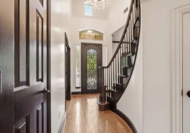 Photo 3 of Single family home for sale at 820 Glen Garry Dr, Flower Mound, TX 75022 | MLS# 21291345 | Listing updated on 2026-09-18