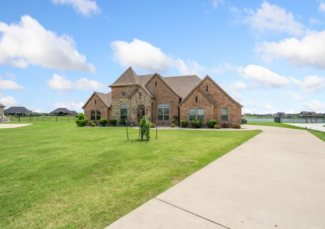 Photo 3 of Single family home for sale at 2255 Lake Estates Dr, Rockwall, TX 75032 | MLS# 21291410 | Listing updated on 2026-10-07