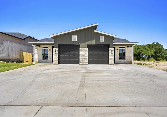 Photo 2 of Townhouse for sale at 1301 Lone Pine Wy, Killeen, TX 76543 | MLS# 21298902 | Listing updated on 2026-09-12