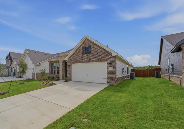Photo 3 of Single family home for sale at 1228 Colca Dr, Springtown, TX 76082 | MLS# 21297203 | Listing updated on 2026-10-07