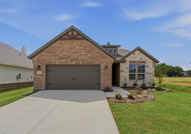 Photo 2 of Single family home for sale at 1224 Colca Dr, Springtown, TX 76082 | MLS# 21297173 | Listing updated on 2026-09-09