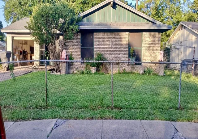 Photo 1 of Single family home for sale at 1670 Bending Oaks Trl, Dallas, TX 75217 | MLS# 21298939 | Listing updated on 2026-09-09