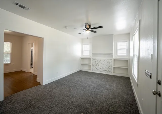 Photo 4 of Single family home for sale at 924 E Leuda St, Fort Worth, TX 76104 | MLS# 21298894 | Listing updated on 2026-07-30