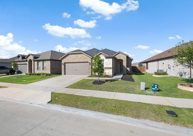 Photo 3 of Single family home for sale at 179 Dogwood Ave, Rhome, TX 76078 | MLS# 21298216 | Listing updated on 2026-09-09