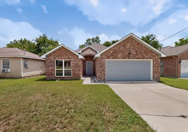 Photo 3 of Single family home for sale at 3407 Pickett St, Greenville, TX 75401 | MLS# 21299341 | Listing updated on 2026-09-14