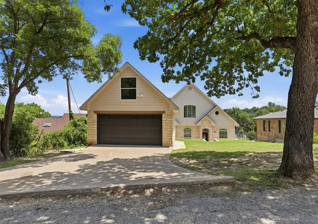 Photo 2 of Single family home for sale at 6107 Grande Cove Ct, Granbury, TX 76049 | MLS# 21292614 | Listing updated on 2026-09-12