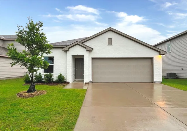 Photo 1 of Single family home for sale at 108 Goel St, Greenville, TX 75402 | MLS# 21299179 | Listing updated on 2026-09-22