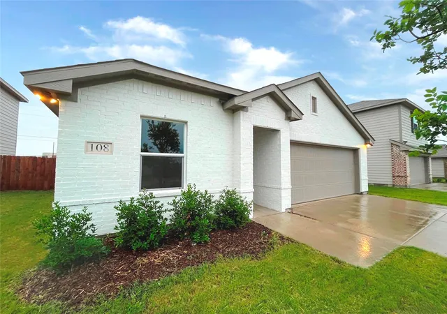 Photo 2 of Single family home for sale at 108 Goel St, Greenville, TX 75402 | MLS# 21299179 | Listing updated on 2026-09-22