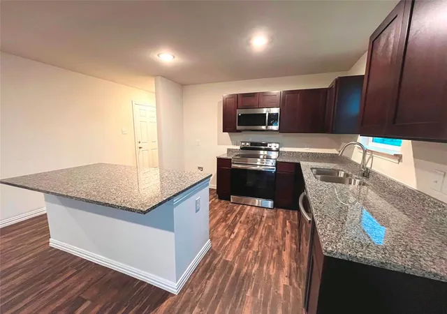 Photo 4 of Single family home for sale at 108 Goel St, Greenville, TX 75402 | MLS# 21299179 | Listing updated on 2026-09-22