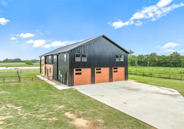 Photo 3 of Single family home for sale at 412 Vz County Road 1413, Van, TX 75790 | MLS# 21299080 | Listing updated on 2026-07-30