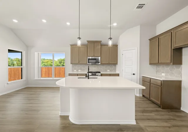Photo 4 of Single family home for sale at 1000 Birchwood Dr, Crowley, TX 76036 | MLS# 21299576 | Listing updated on 2026-09-09