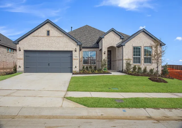 Photo 1 of Single family home for sale at 685 Red Maple Rd, Waxahachie, TX 75165 | MLS# 21299600 | Listing updated on 2026-09-08