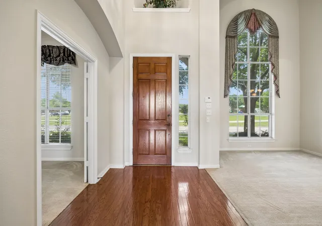 Photo 4 of Single family home for sale at 6421 Fairfield Dr, Rowlett, TX 75089 | MLS# 21298001 | Listing updated on 2026-10-05