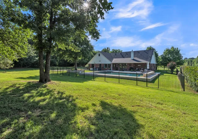 Photo 2 of Sale Pending at 7466 Bent Trl, Mansfield, TX 76063 | MLS# 21291426 | Listing updated on 2026-09-08