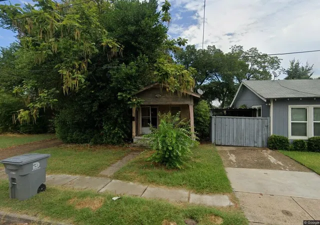 Photo 1 of Single family home for sale at 3806 Crozier St, Dallas, TX 75215 | MLS# 21299814 | Listing updated on 2026-09-14