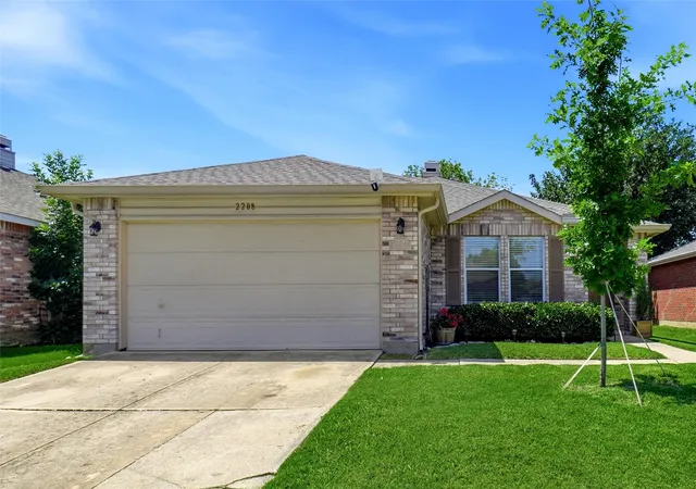 Photo 2 of Single family home for sale at 2208 Maple Dr, Little Elm, TX 75068 | MLS# 21297984 | Listing updated on 2026-07-31