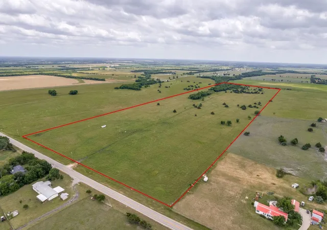 Land for sale at 325 Fm 1566 W, Wolfe City, TX 75496 | MLS# 21299459