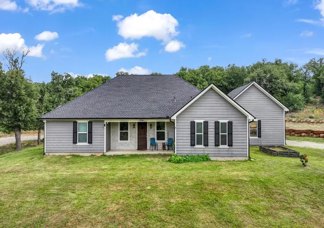 Photo 1 of Single family home for sale at 104 Turkey Creek Rd, Mineral Wells, TX 76067 | MLS# 21298524 | Listing updated on 2026-08-31
