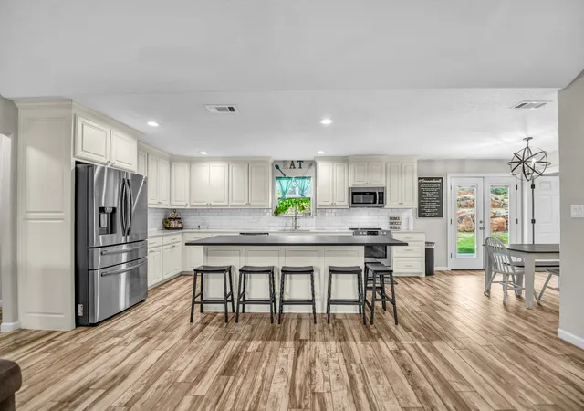 Photo 4 of Single family home for sale at 104 Turkey Creek Rd, Mineral Wells, TX 76067 | MLS# 21298524 | Listing updated on 2026-08-31