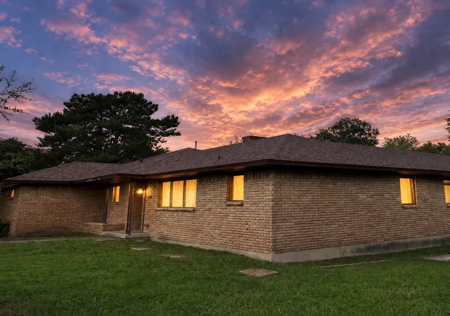 Photo 2 of Single family home for sale at 1315 Willow Creek Dr, Lancaster, TX 75146 | MLS# 21299910 | Listing updated on 2026-08-02
