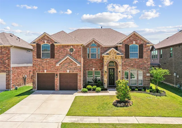 Photo 2 of Single family home for sale at 1404 Taylor Ln, Mc Kinney, TX 75071 | MLS# 21297458 | Listing updated on 2026-08-01